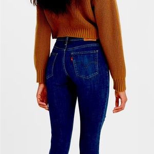 Woman’s Levi’s 311 shaping skinny